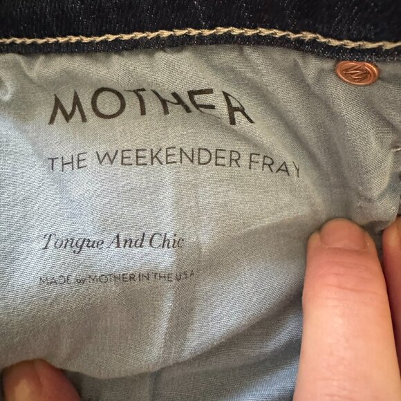 MOTHER Jeans; The Weekender Fray; Size 26; Tongue in Cheek Dark Blue Flare Jeans - Picture 5 of 9